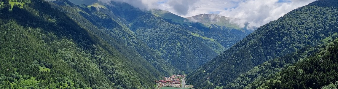 Rize Günübirlik Turlar: Uzungöl Turu ile Karadeniz’in Kartpostallık Güzelliğine Yolculuk Rize Günübirlik Turlar: Uzungöl Turu ile Karadeniz’in Kartpostallık Güzelliğine Yolculuk