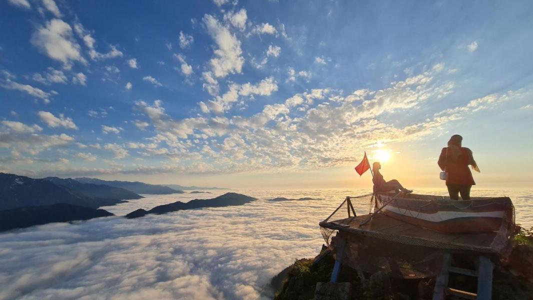 Huser Yaylası Rize günübirlik turlar 2026 Karadeniz bulut denizi gün batımı manzarası