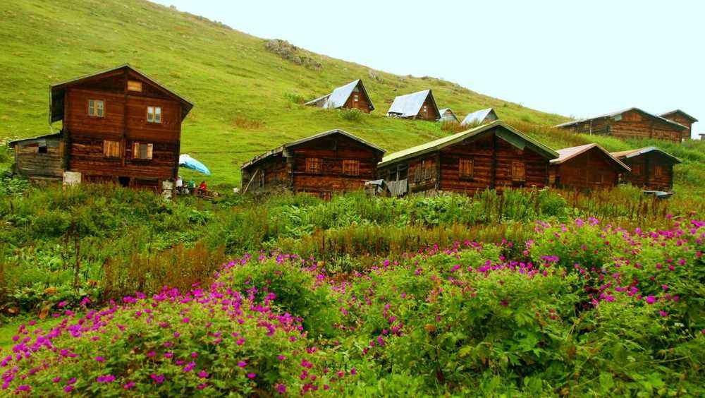 Kaçkar Dağları Milli Parkı – Rize Karadeniz zirveler, buzul gölleri ve doğa manzarası