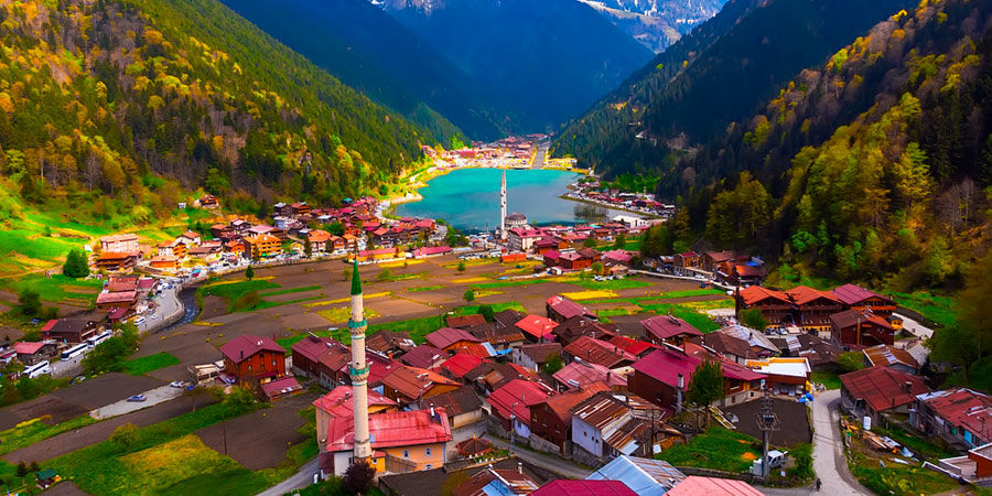 Uzungöl – Trabzon Karadeniz doğa gölü, orman ve dağ manzarası